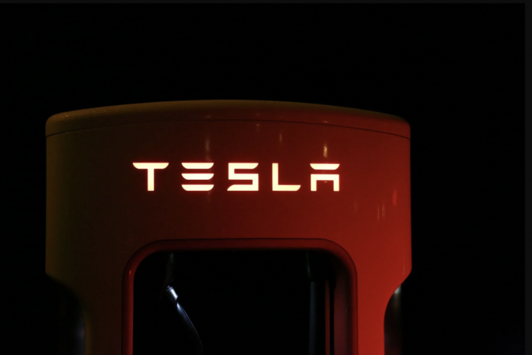 Tesla wall connector vs mobile connector
