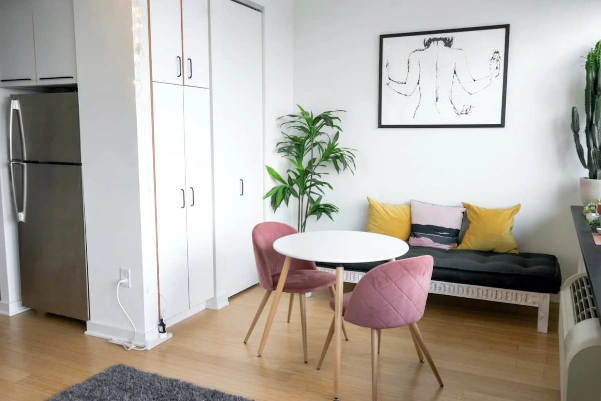 furniture arrangement tips small rooms - Modern apartment living room interior.