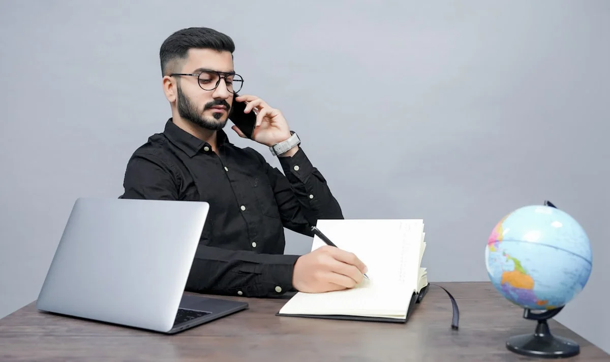 how to negotiate salary for remote work - Download Mega Bundle 5,000+ awesome stock photos with commercial license With 16 categories | Perfect for websites, ads and marketing campaigns in South Asian countries. Get access at 50% discount on www.fotos.pk